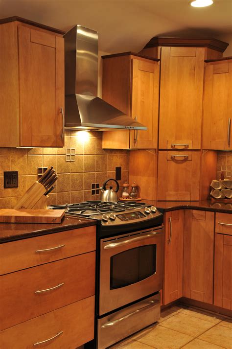 maple kitchen cabinets stainless steel appliances|traditional maple kitchen cabinets.